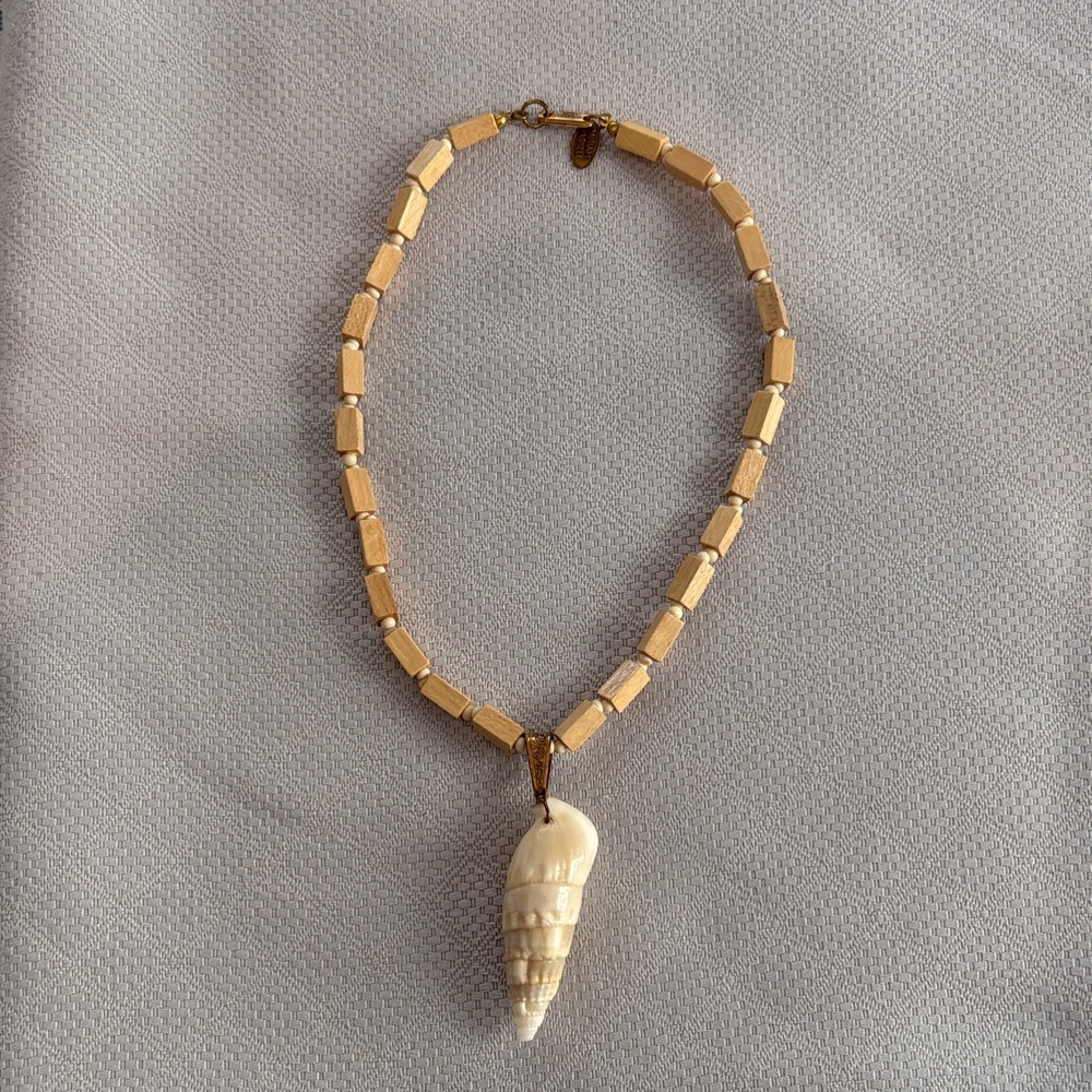 Vintage Miriam Haskell Shell Pendant Necklace